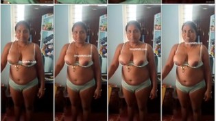 Mallu lovers outdoor boobs pressing