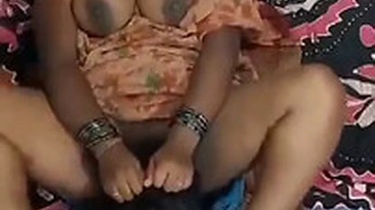 Tamil aunty facesitting pussy licking cam show