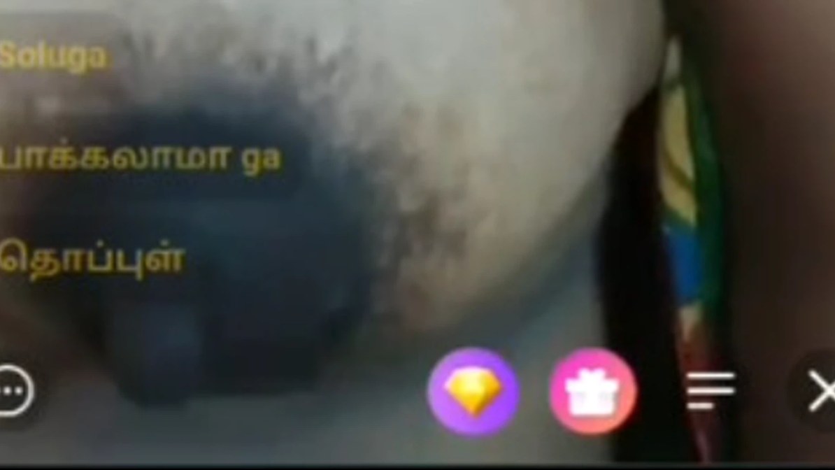 Tamil mature aunty does a full nude show with Tamil audio
