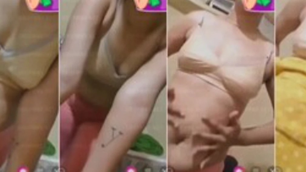 Slim Telugu girl Maya shows her boobs and pussy