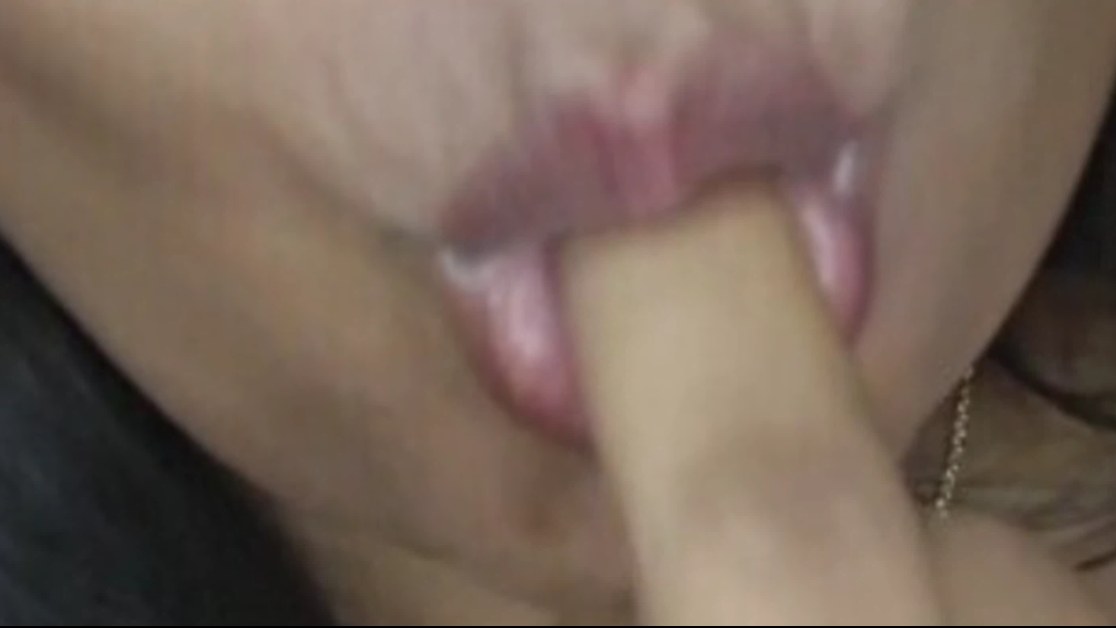 Telugu aunty Melody sucks her finger and talks dirty in full Telugu audio