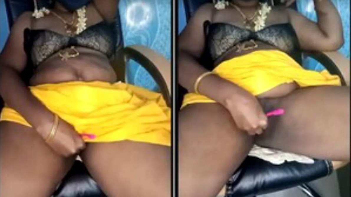 Tamil Aunty Fingers Her Pussy on a Private Live Show