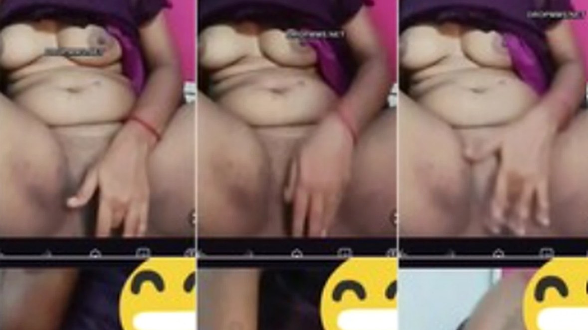 Tamil Babe Abinaya Fingers Her Pussy Live