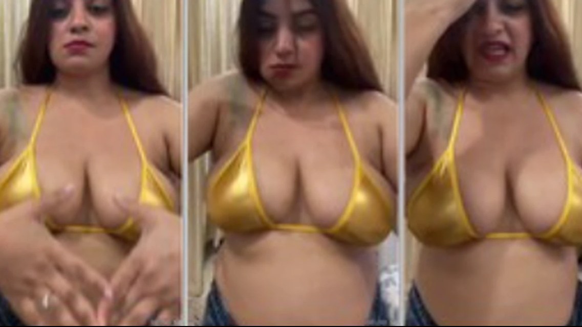 Vandana Pathak App Live in a Gold Bikini