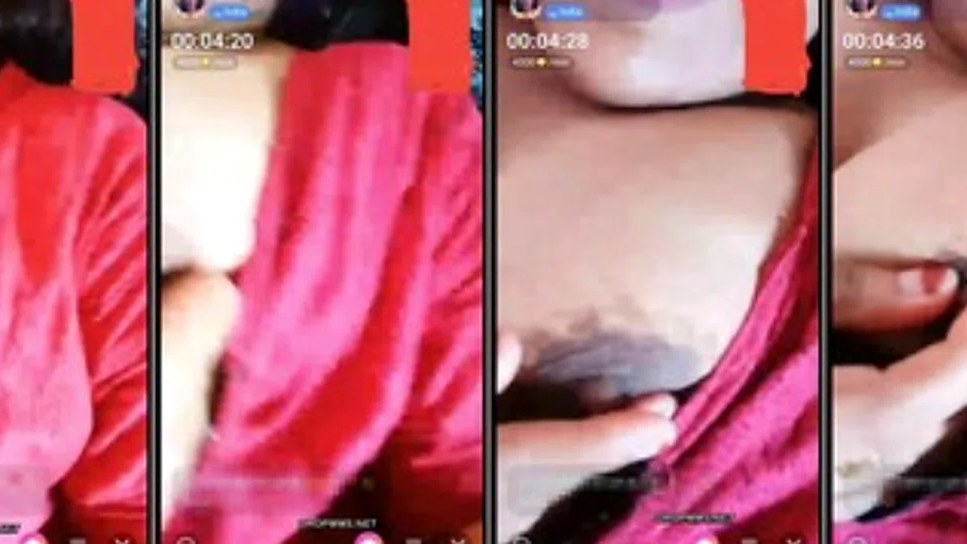 Mallu Hottie AAmi Shows Her Boobs Live