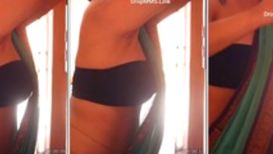Actress Abhirami Hot Insta Exclusive Midriff Show