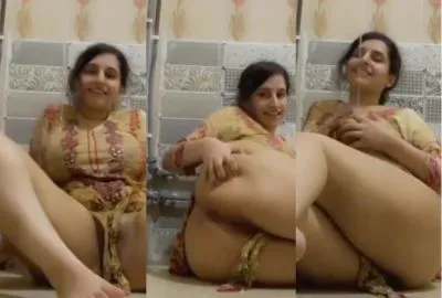 Pakistani girl with big ass spreads legs and shows asshole in shower