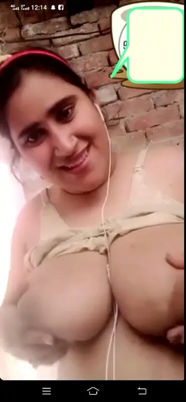 Paki Sexy Babe Showing Off Her Tanker Boobs