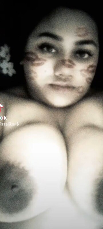 Horny Chubby Indian Girl Showing Huge Boobs On Tiktok