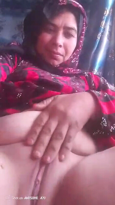 pakistani bhabhi fingering pussy in red dress