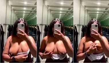 Sexy Indian babe showing saggy boobs in dressing cabin