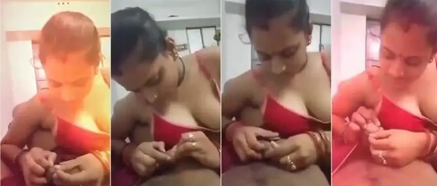 Sexy Married Bhabhi Tits Squeeze Nipple Flash for Lover