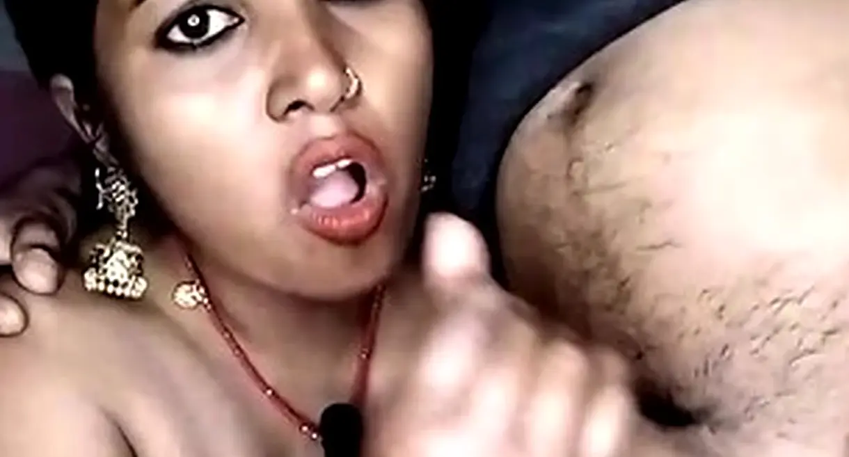 Desi Lady Blowjob Closeup