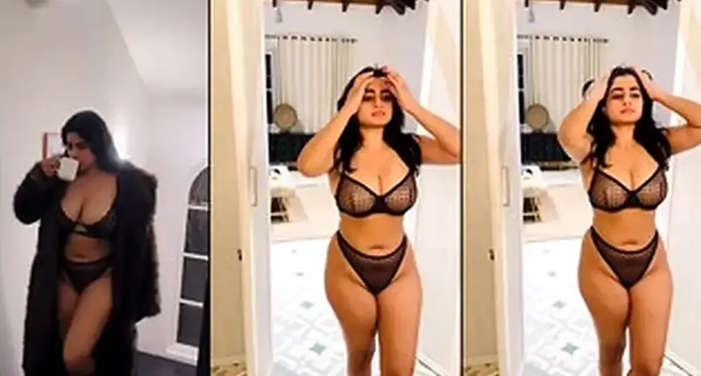 Shilpa Fit Fur Coat Lingerie Show